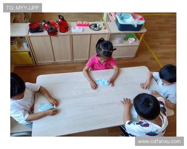 足球明星带娃日常搞笑瞬间父爱如山笑声不断的温馨时刻